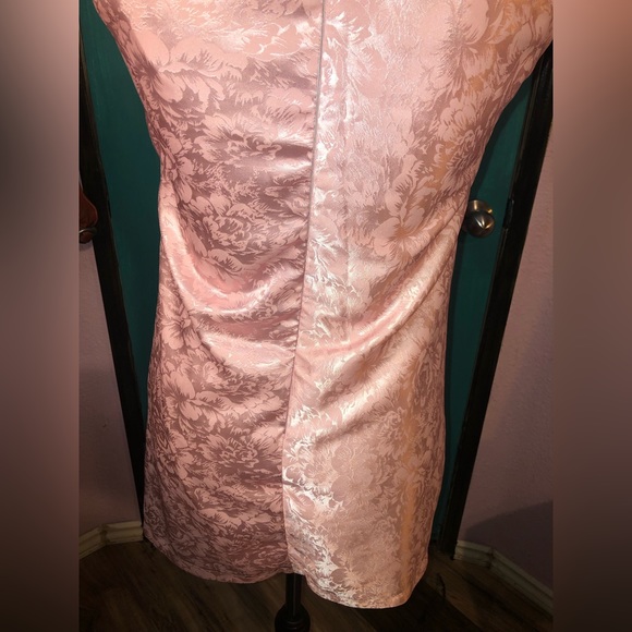 Baby Pink Red Rose Shift Dress 🌹 - Picture 7 of 15